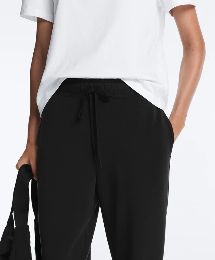 Pantaloni de trening mulati din material modal cu textura Soft Touch Pantaloni de trening mulati din material modal cu textura Soft Touch