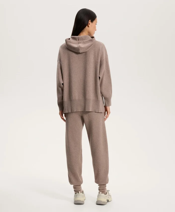 Pulover lung din tricot cu glugă Pulover lung din tricot cu glugă