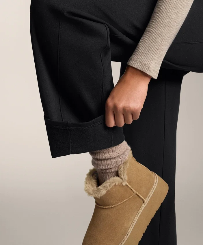 Pantaloni drepți, călduroși, cu talie înaltă Pantaloni drepți, călduroși, cu talie înaltă