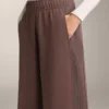 Pantaloni drepți cu croi larg, cu nervuri, din modal periat Pantaloni drepți cu croi larg, cu nervuri, din modal periat