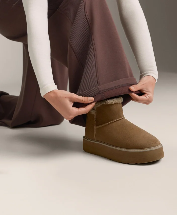 Pantaloni drepți cu croi larg, cu nervuri, din modal periat Pantaloni drepți cu croi larg, cu nervuri, din modal periat