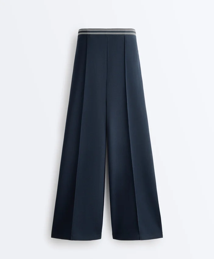 Pantaloni drepți din piqué cu bătături din bumbac și contrast Pantaloni drepți din piqué cu bătături din bumbac și contrast