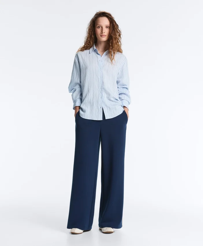 Pantaloni drepți din sargă cu bandă laterală Pantaloni drepți din sargă cu bandă laterală