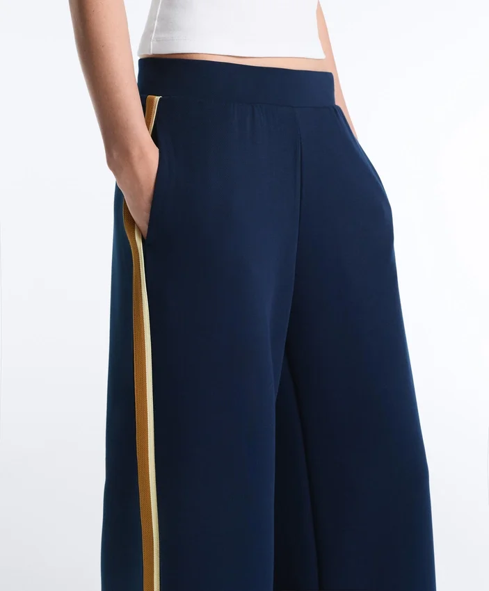 Pantaloni drepți din sargă cu bandă laterală Pantaloni drepți din sargă cu bandă laterală