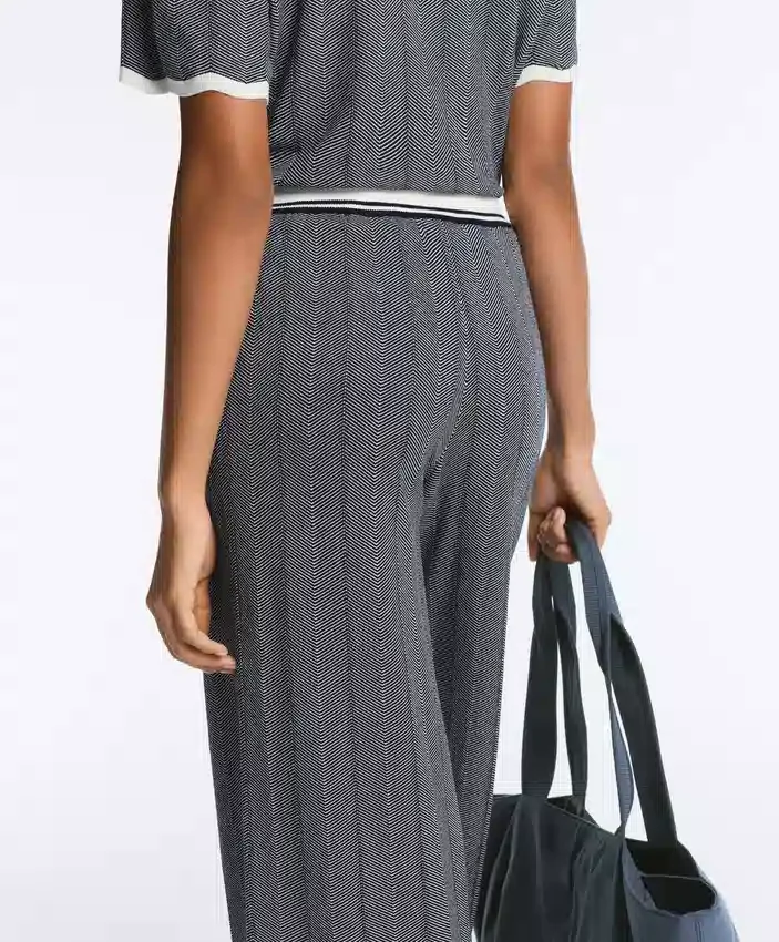Pantaloni drepți din tricot cu model în zig-zag Pantaloni drepți din tricot cu model în zig-zag