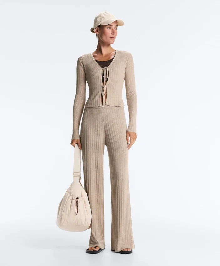 Pantaloni drepți din tricot cu nervuri Pantaloni drepți din tricot cu nervuri