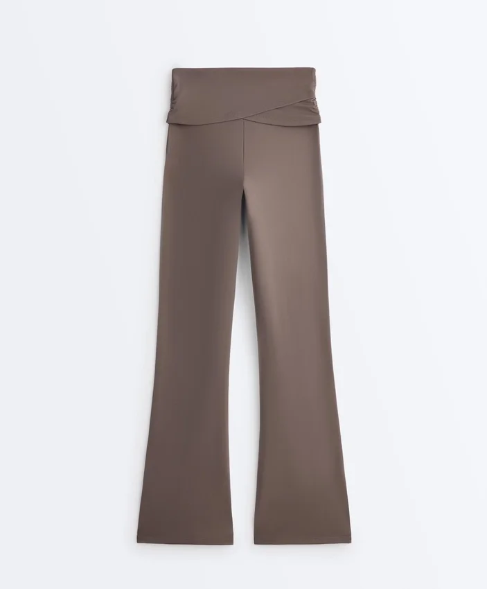 Pantaloni evazați Comfortlux con talia alta Pantaloni evazați Comfortlux con talia alta
