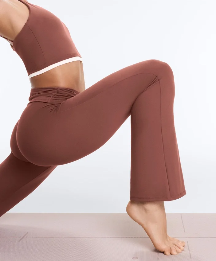 Pantaloni evazați Comfortlux con talia alta Pantaloni evazați Comfortlux con talia alta
