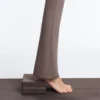 Pantaloni evazați Comfortlux con talia alta Pantaloni evazați Comfortlux con talia alta