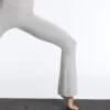 Pantaloni evazați Comfortlux con talia alta Pantaloni evazați Comfortlux con talia alta