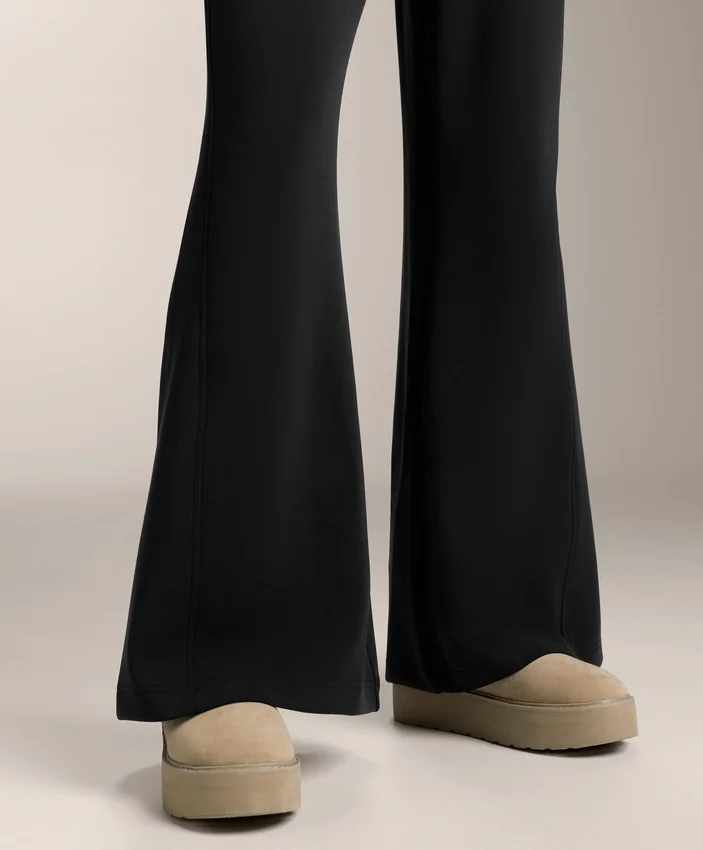 Pantaloni evazați cu talie foarte înaltă, din modal periat Pantaloni evazați cu talie foarte înaltă, din modal periat