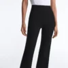 Pantaloni evazați cu talie înaltă cu efect de neopren Pantaloni evazați cu talie înaltă cu efect de neopren
