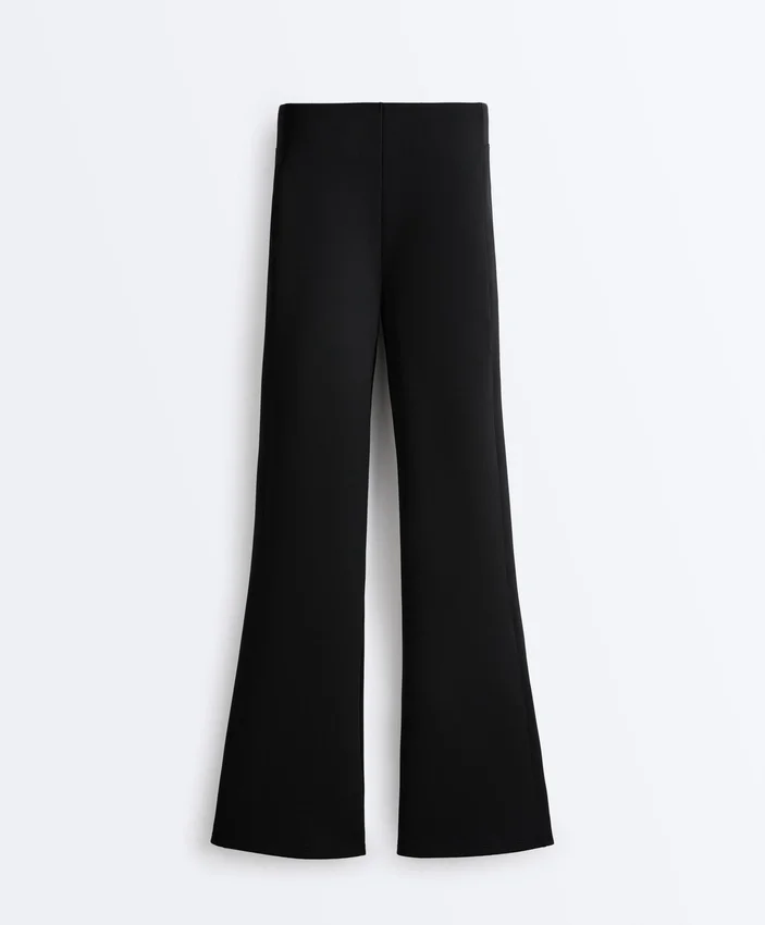 Pantaloni evazați cu talie înaltă cu efect de neopren Pantaloni evazați cu talie înaltă cu efect de neopren