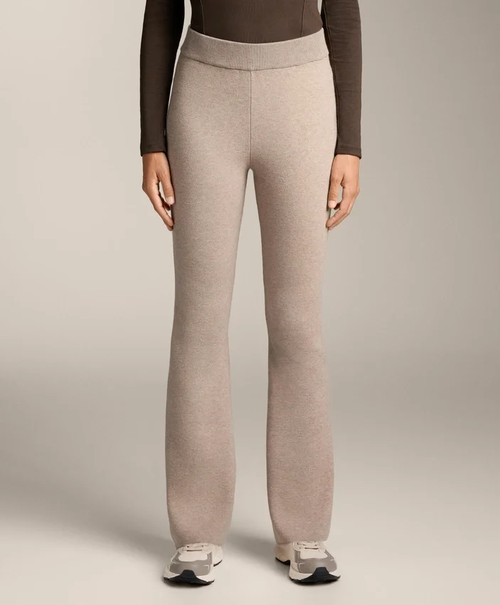 Pantaloni evazați din tricot Pantaloni evazați din tricot