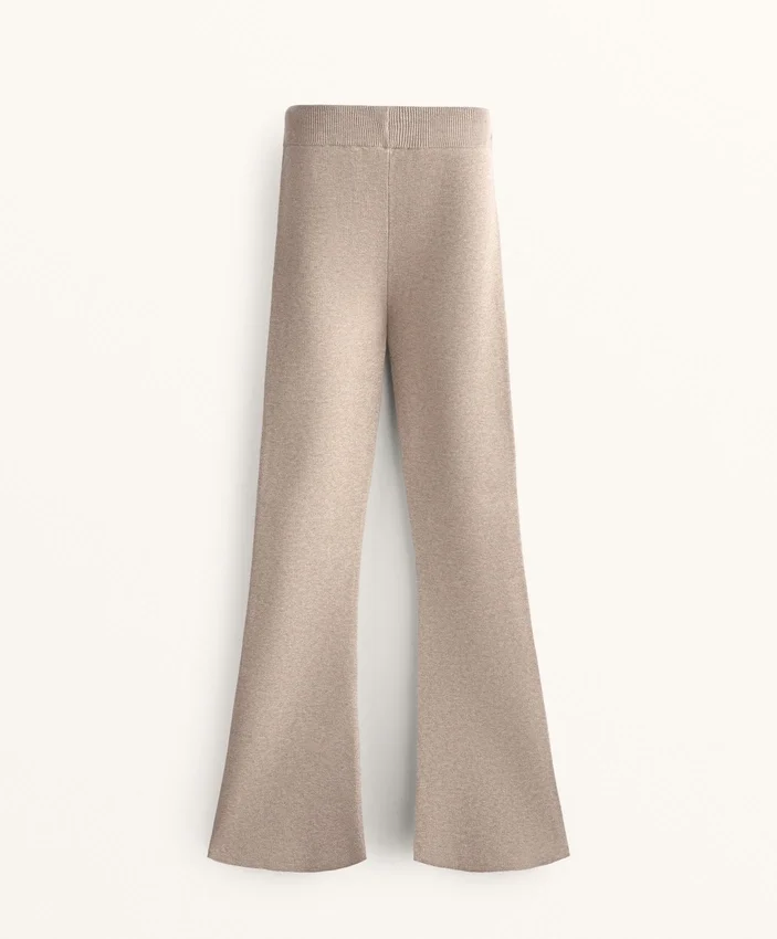 Pantaloni evazați din tricot Pantaloni evazați din tricot