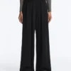 Pantaloni largi din modal, cu textură Soft Touch la atingere, cu detaliu plisat la talie Pantaloni largi din modal, cu textură Soft Touch la atingere, cu detaliu plisat la talie