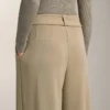 Pantaloni largi din modal, cu textură Soft Touch la atingere, cu detaliu plisat la talie Pantaloni largi din modal, cu textură Soft Touch la atingere, cu detaliu plisat la talie