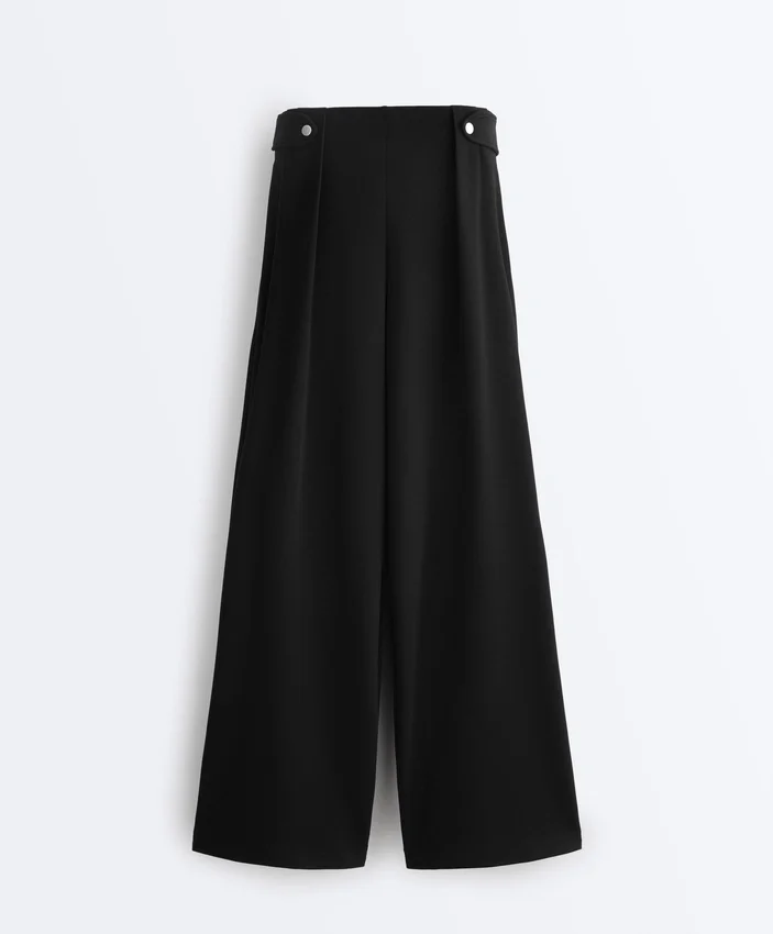 Pantaloni largi din modal, cu textură Soft Touch la atingere, cu detaliu plisat la talie Pantaloni largi din modal, cu textură Soft Touch la atingere, cu detaliu plisat la talie