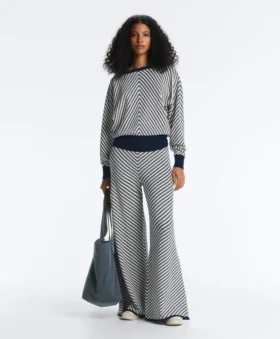 Pantaloni largi din tricot cu dungi diagonale