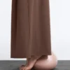 Pantaloni largi, ușori, cu pense Pantaloni largi, ușori, cu pense