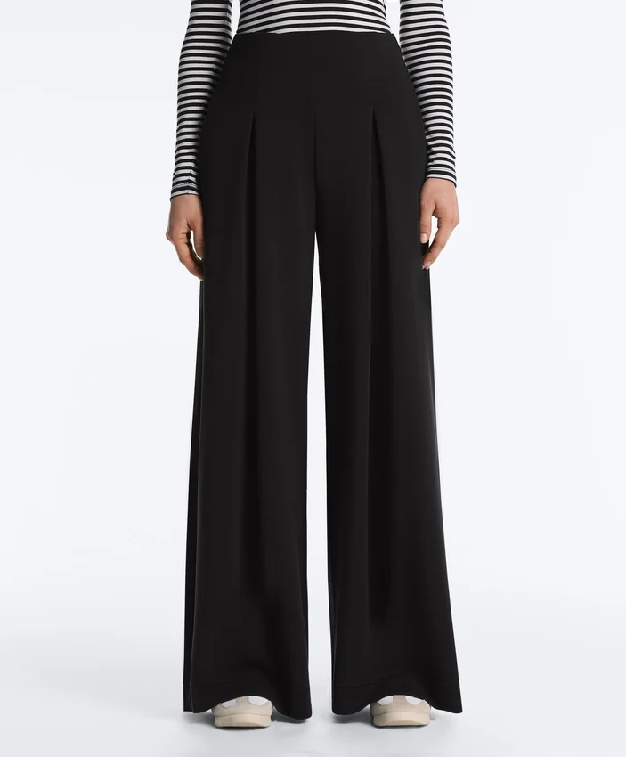 Pantaloni lungi cu croi larg, din modal Soft Touch și cu pliuri Pantaloni lungi cu croi larg, din modal Soft Touch și cu pliuri