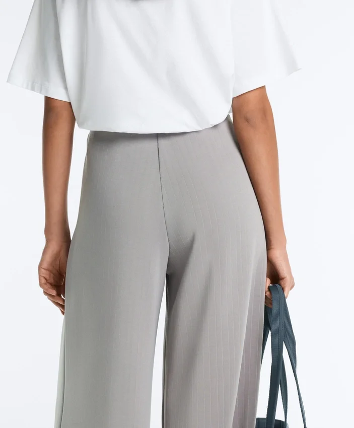 Pantaloni lungi plisați din modal Soft Touch Pantaloni lungi plisați din modal Soft Touch