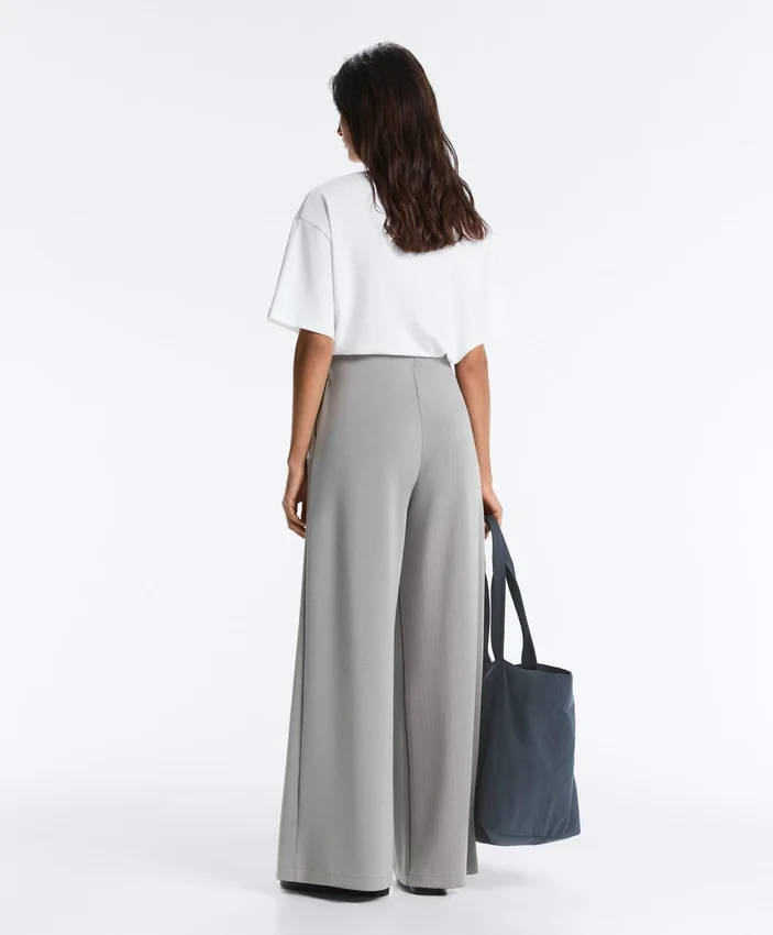 Pantaloni lungi plisați din modal Soft Touch Pantaloni lungi plisați din modal Soft Touch