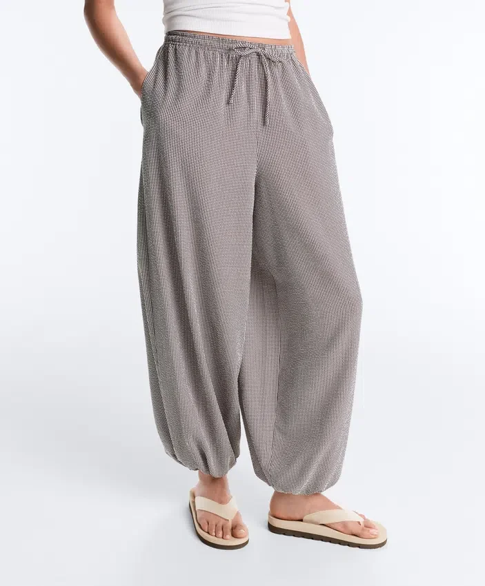 Pantaloni maxi bloomer din amestec de lyocell cu imprimeu în carouri Pantaloni maxi bloomer din amestec de lyocell cu imprimeu în carouri