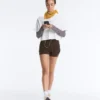 Pantaloni scurți 2-în-1 cu talie medie și textură Light Touch Pantaloni scurți 2-în-1 cu talie medie și textură Light Touch