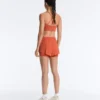 Pantaloni scurți 2-în-1 cu talie medie și textură Light Touch Pantaloni scurți 2-în-1 cu talie medie și textură Light Touch