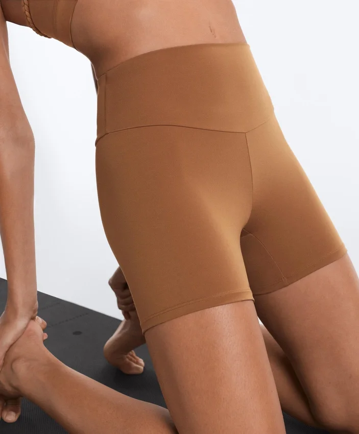 Pantaloni scurți Comfortlux cu talie înaltă de 10 cm Pantaloni scurți Comfortlux cu talie înaltă de 10 cm