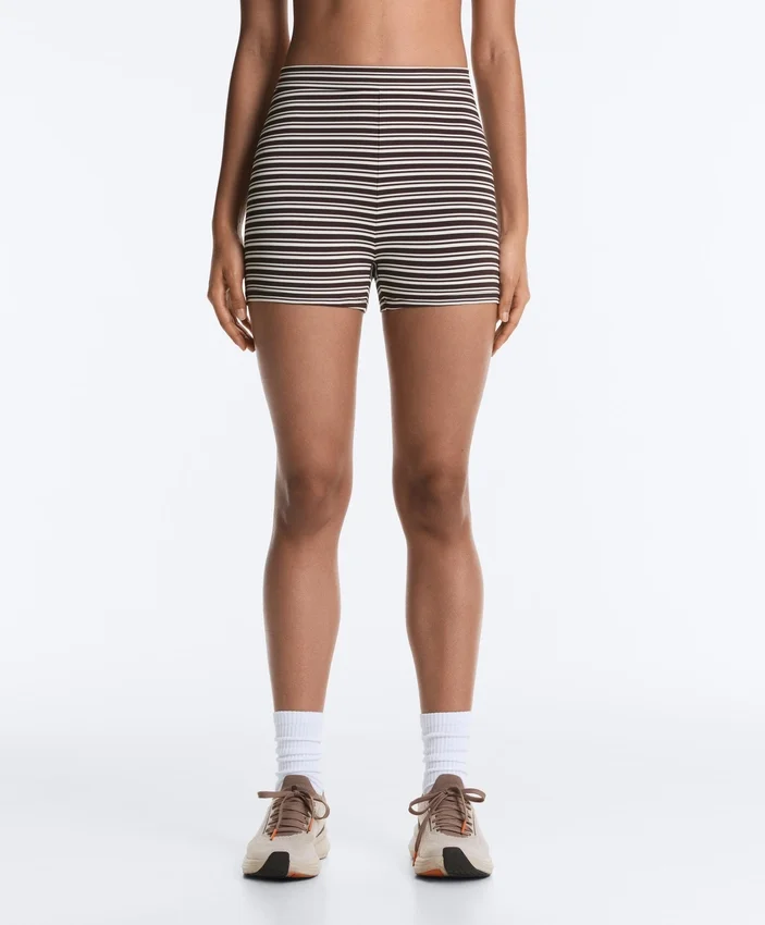 Pantaloni scurți Comfortlux cu talie înaltă de 5 cm, cu dungi Pantaloni scurți Comfortlux cu talie înaltă de 5 cm, cu dungi