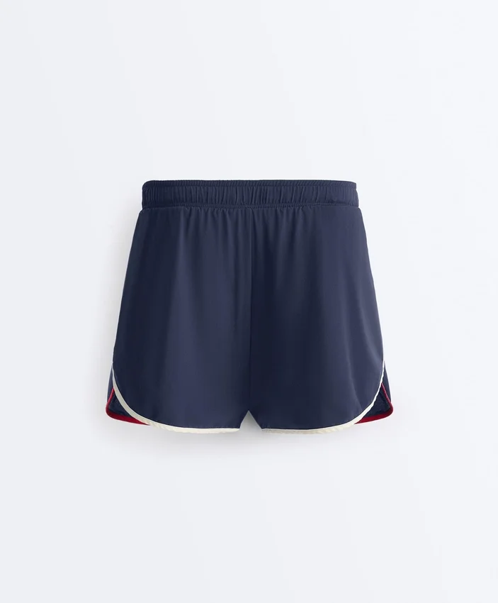 Pantaloni scurți cu talie elastică Pantaloni scurți cu talie elastică