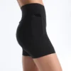 Pantaloni scurți de 10 cm cu talie înaltă și buzunar compresiv Pantaloni scurți de 10 cm cu talie înaltă și buzunar compresiv
