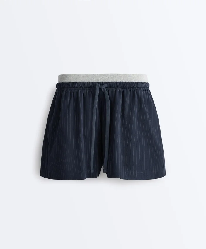 Pantaloni scurți din bumbac piqué cu dungi fine Pantaloni scurți din bumbac piqué cu dungi fine