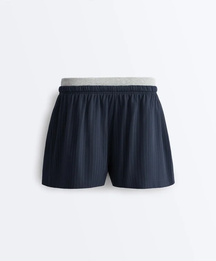 Pantaloni scurți din bumbac piqué cu dungi fine Pantaloni scurți din bumbac piqué cu dungi fine