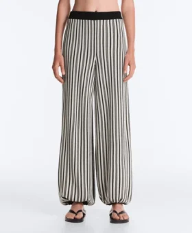 Pantaloni scurți din tricot cu dungi