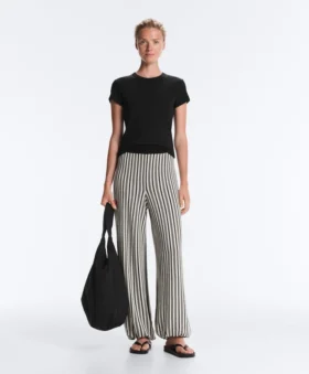 Pantaloni scurți din tricot cu dungi