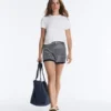 Pantaloni scurți din tricot cu dungi, cu curea din bumbac 100% Pantaloni scurți din tricot cu dungi, cu curea din bumbac 100%