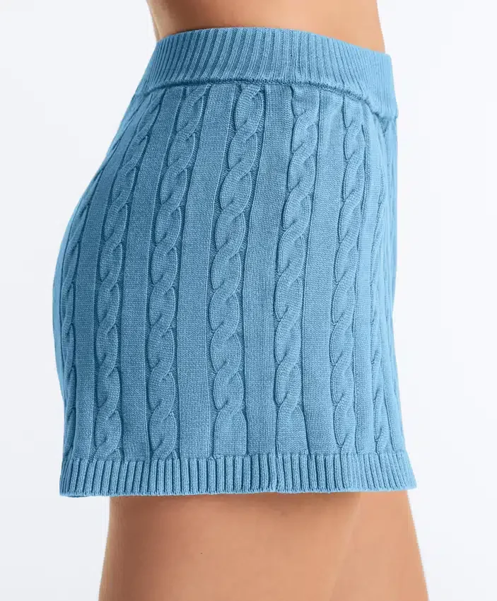 Pantaloni scurți din tricot spălat cu model împletit Pantaloni scurți din tricot spălat cu model împletit