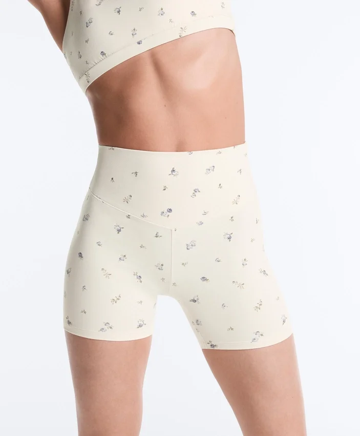 Pantaloni scurți Evermove cu talie înaltă de 10 cm și imprimeu floral Pantaloni scurți Evermove cu talie înaltă de 10 cm și imprimeu floral