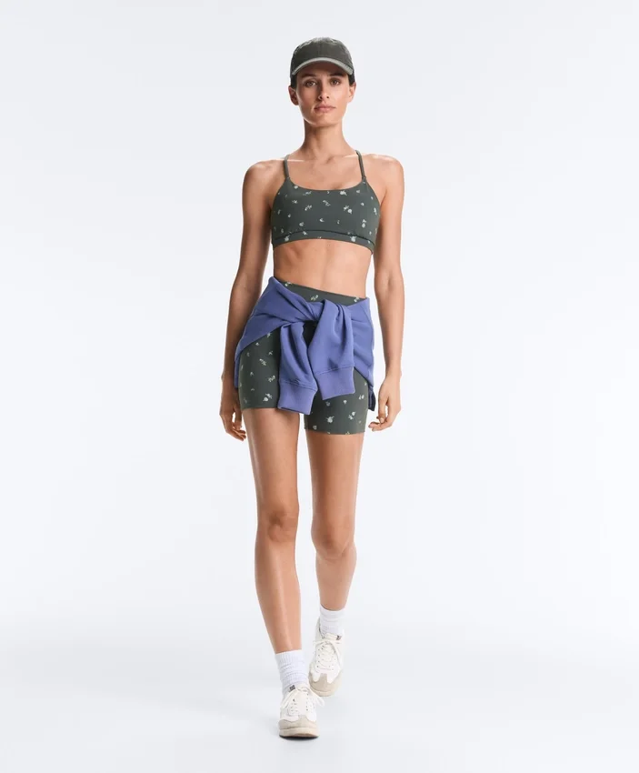 Pantaloni scurți Evermove cu talie înaltă de 10 cm și imprimeu floral Pantaloni scurți Evermove cu talie înaltă de 10 cm și imprimeu floral