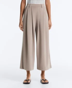 Pantaloni scurți Soft Touch cu croi larg, cu textură moale, din modal și cu pliuri