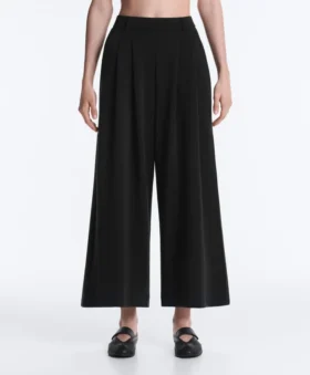 Pantaloni scurți Soft Touch cu croi larg, cu textură moale, din modal și cu pliuri