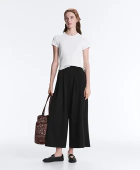 Pantaloni scurți Soft Touch cu croi larg, cu textură moale, din modal și cu pliuri
