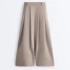 Pantaloni scurți Soft Touch cu croi larg, cu textură moale, din modal și cu pliuri Pantaloni scurți Soft Touch cu croi larg, cu textură moale, din modal și cu pliuri