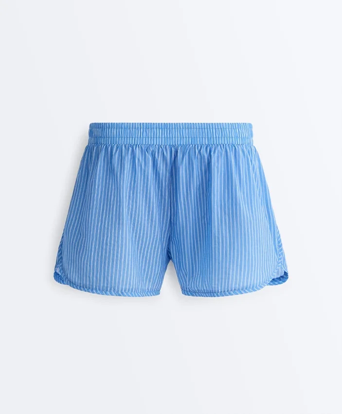 Pantaloni scurți tehnici cu dungi Pantaloni scurți tehnici cu dungi