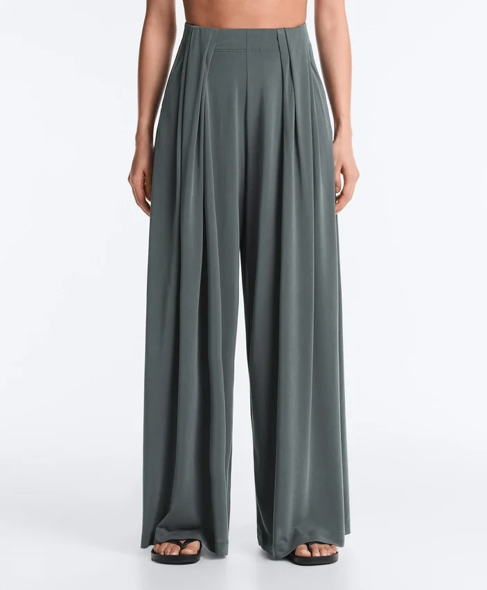 Pantaloni vaporoși cu talie plisată din amestec de modal Pantaloni vaporoși cu talie plisată din amestec de modal