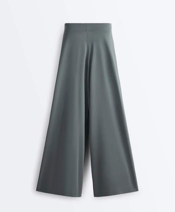 Pantaloni vaporoși cu talie plisată din amestec de modal Pantaloni vaporoși cu talie plisată din amestec de modal
