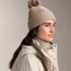 Pălărie din tricot cu pompon, din amestec de lână Pălărie din tricot cu pompon, din amestec de lână